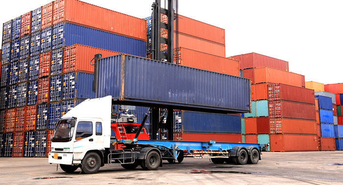 Transporte de carga terreaste moviliza bienes y mercaderías