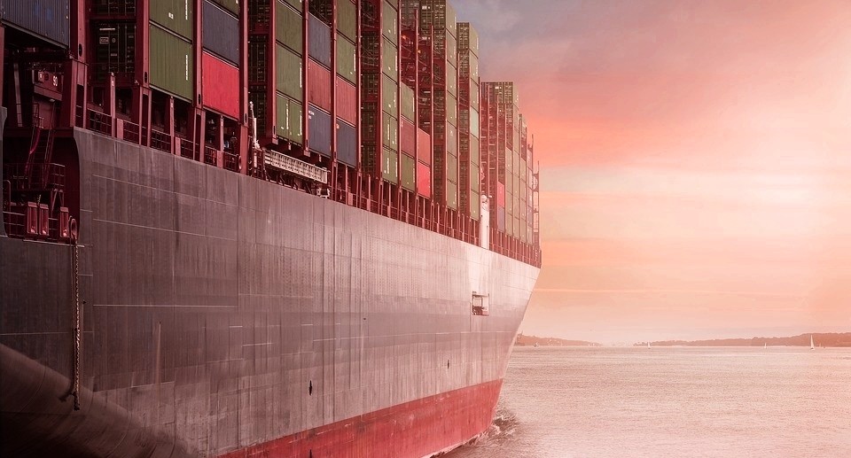 Ventajas y desventajas del transporte marítimo que debes conocer para tus envíos