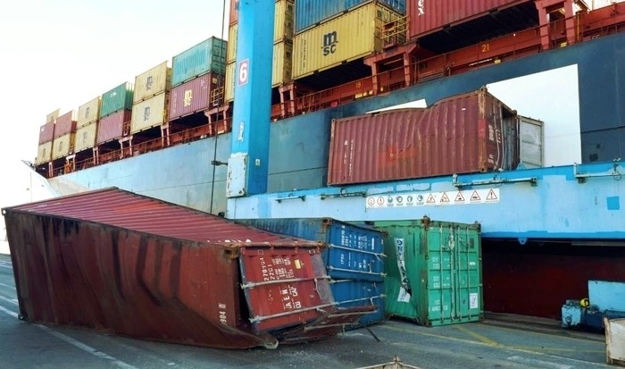 ¿Cuáles son los daños excluidos de los seguros de carga marítimos?