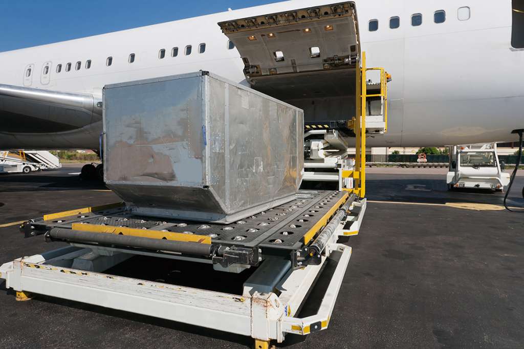 Ventajas y desventajas del envío de contenedores por avión